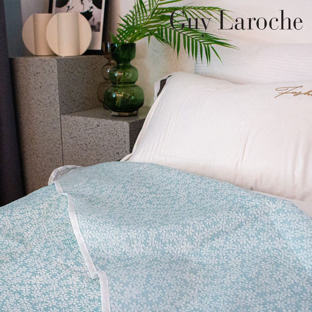 Guy Laroche Ultra-Lightweight Seersucker Summer Throw | Single-Layer Cooling Sheet | Flower Pattern _ Made in Korea